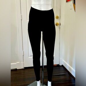 LNDR black leggings, “The Streamline”, anti-cameltoe, anti-VPL, size S-M